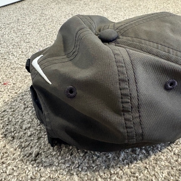 Women's Nike Grey Black Golf Hat Cap - Picture 2 of 10